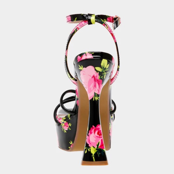 Betsey Johnson Tiky Platform sandals brand new - Picture 4 of 8